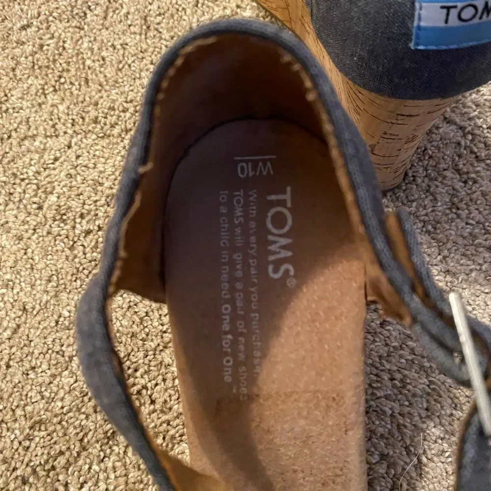 Tom’s Sienna Chambray Denim Cork Wedge Size 10